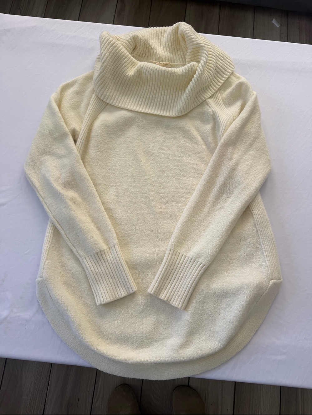 Moth Anthropologie Ivory Cowl Neck Tunic Knit Sweater Cream Size XS Soft Stretch
